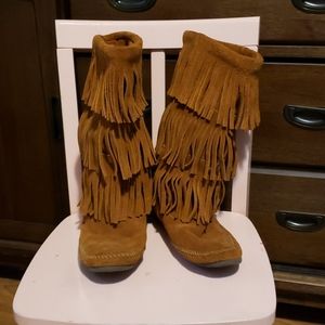 Minnetonka boots (8)